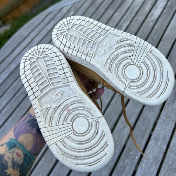 Jordan Retro 1 Mid BP Golden Harvest/Sail‎ Youth Size 8C - Picture 4 of 8